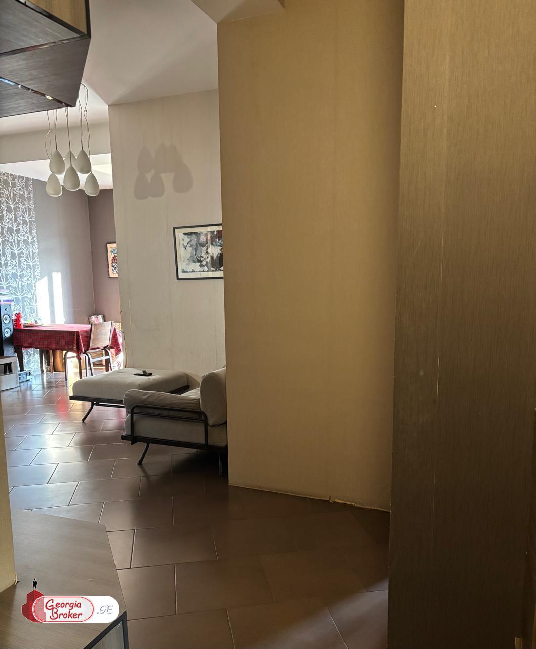 იყიდება ახალი გარემონტებული 3 ოთახიანი ბინა  ვაჟა ფშაველაზე